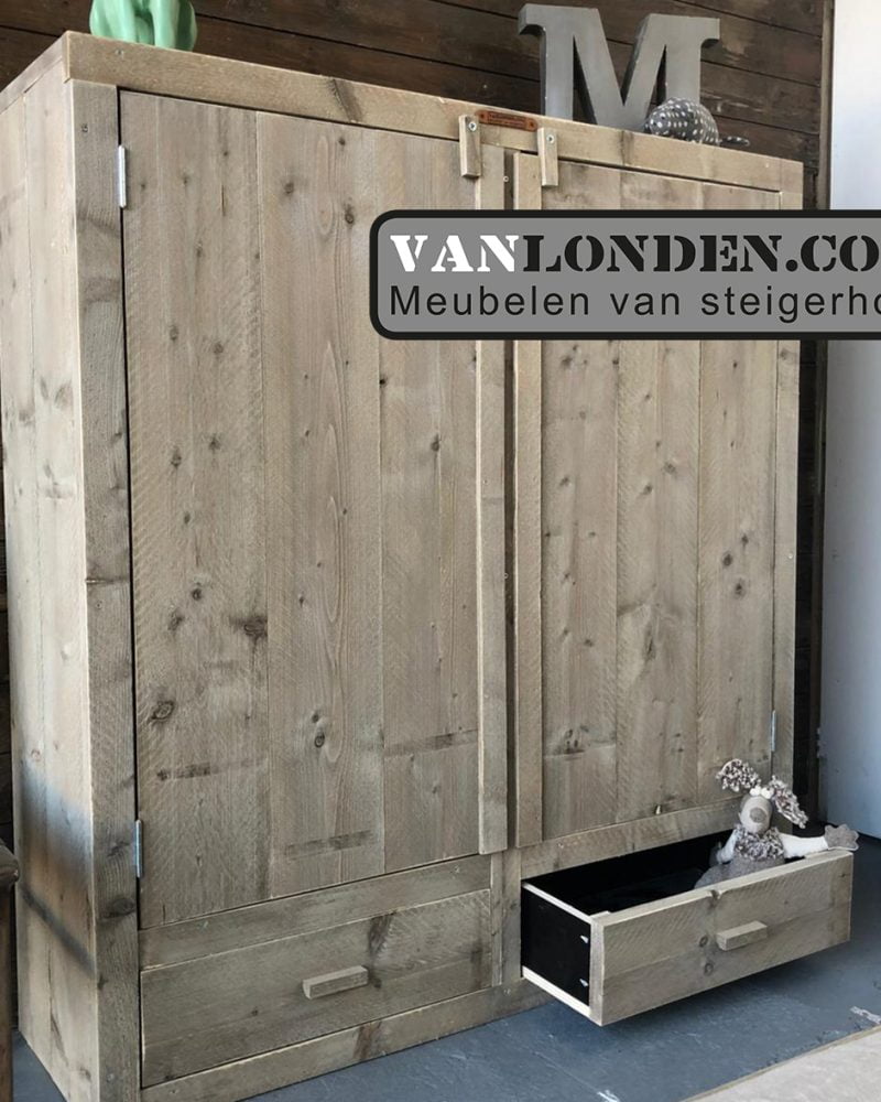 De grote lenteschoonmaak: zo maak je je steigerhouten meubels schoon